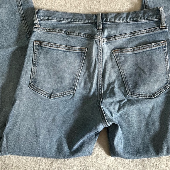 Old Navy Athletic Straight Leg Light Wash Jeans - Picture 4 of 8